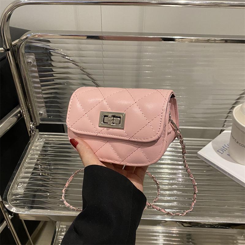 Chic Mini Chain Shoulder Bag Fashionable Small Faux Leather Crossbody Purse for Women