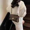 2025 new niche simple shoulder armpit bag women's retro hand messenger bag casual messenger small square bag