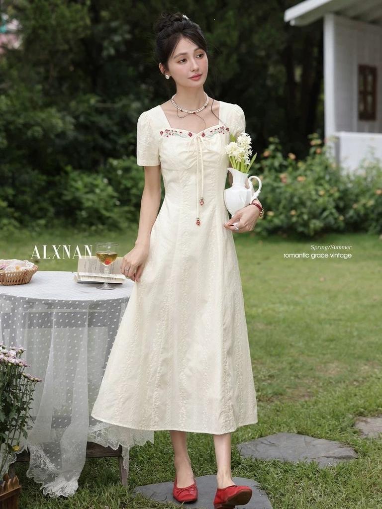 Elegant apricot French short-sleeve dress for women, slimming square neck long A-line dress for summer