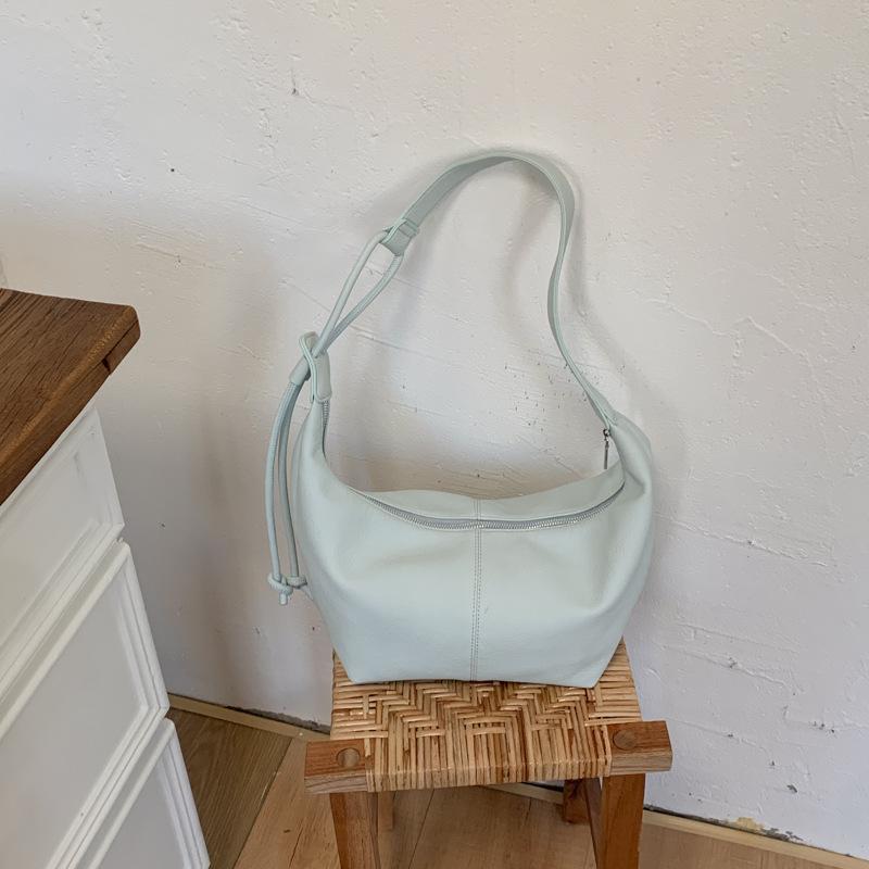 Large-capacity bag women's 2026 spring new casual messenger bag high-value simple shoulder dumpling bag