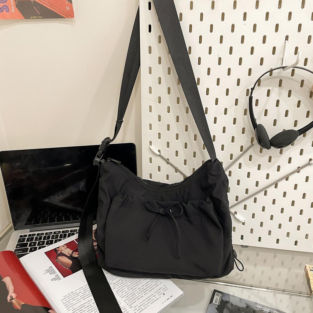 Nylon Cloth Lightweight Puff Bag Sports and Leisure Messenger Bag Women's Large-capacity Lazy Commuter Shoulder Bag