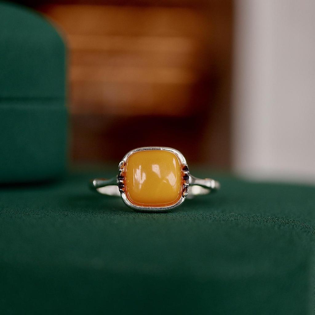 Exquisite S925 Sterling Silver Old Amber Wax Bread Block Ring Stud Earrings