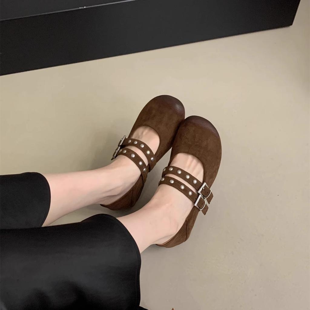 Innere Erhöhungsnieten, Nischendesigngefühl, flache Mary Jane Schuhe aus Wildleder mit doppelreihiger Knopfleiste für Damen 2025 neu retro
