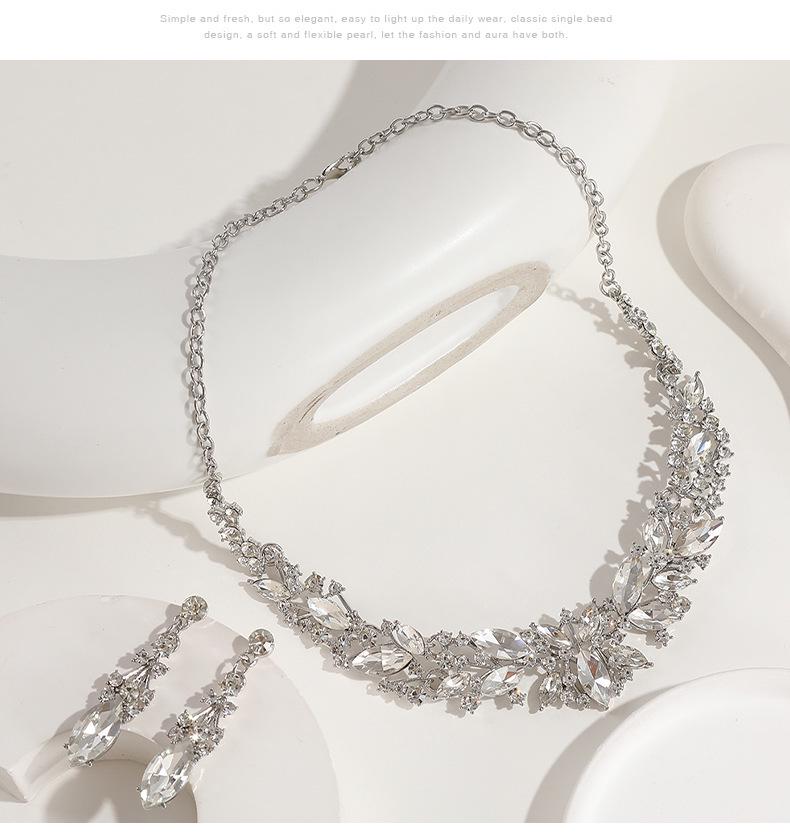 European & American Fashion Crystal Necklace and Earrings Set for Brides