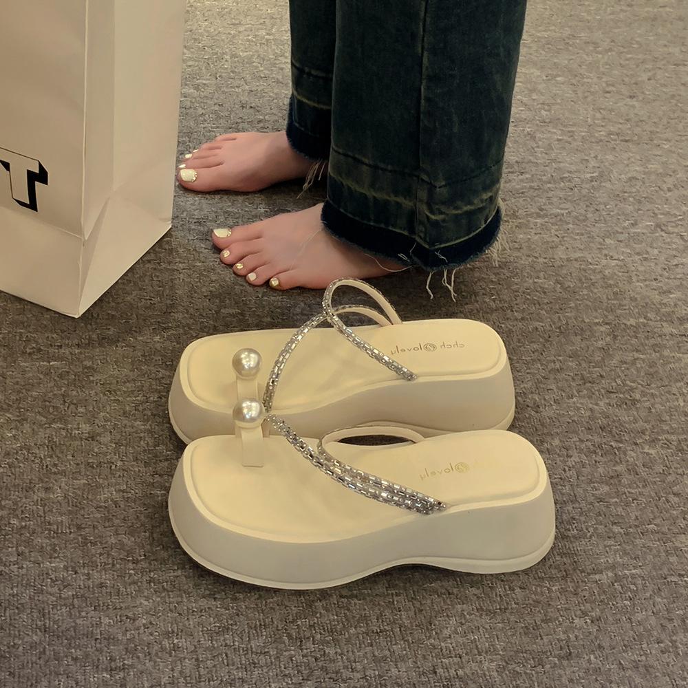 

Internet celebrity platform slippers women s summer wear 2025 new foreign style versatile retro rhinestone cover toe cool slippers tide 40
