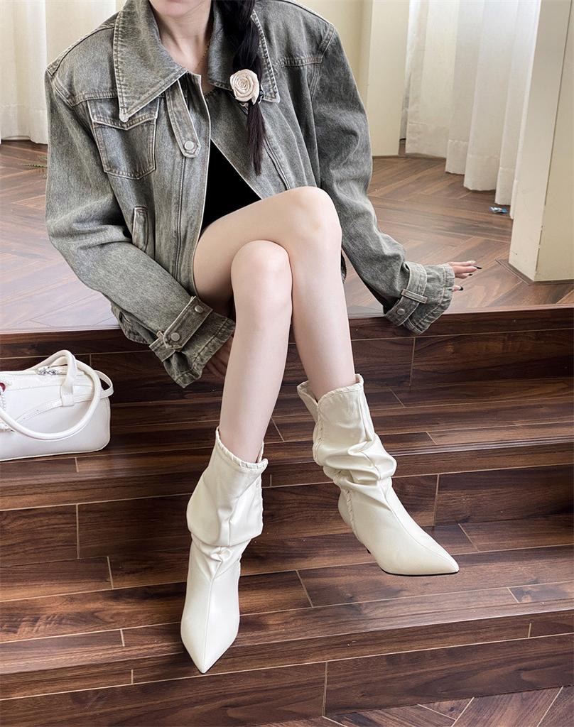 Stiefel im Maillard-Stil neuer Ödland-Wind spitze Zehen mittelhohe Stiefel Damen Retro-Wind plissierte Stiefel Cowboy-Westernstiefel