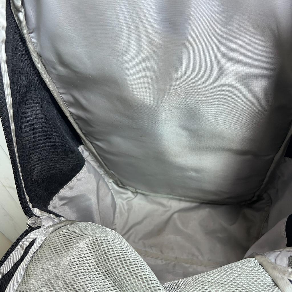 Patagonia Black Hole Pack 32L Backpack 49301 Travel Bag Hiking Daypack