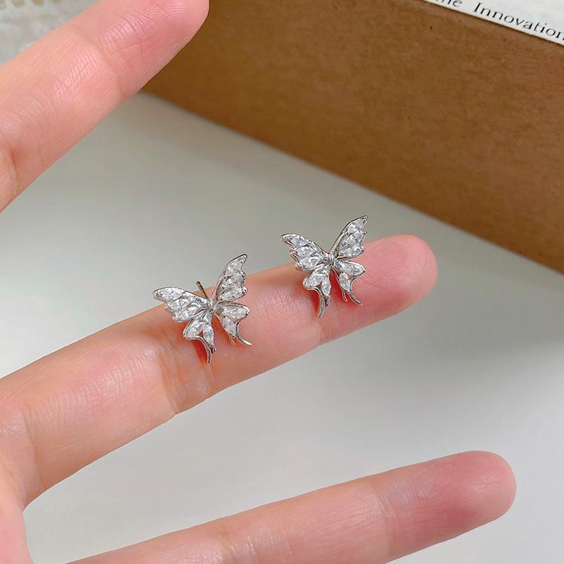 Temperament Butterfly Earrings for Women with Unique Niche High-end Design Exquisite Fashionable Earrings