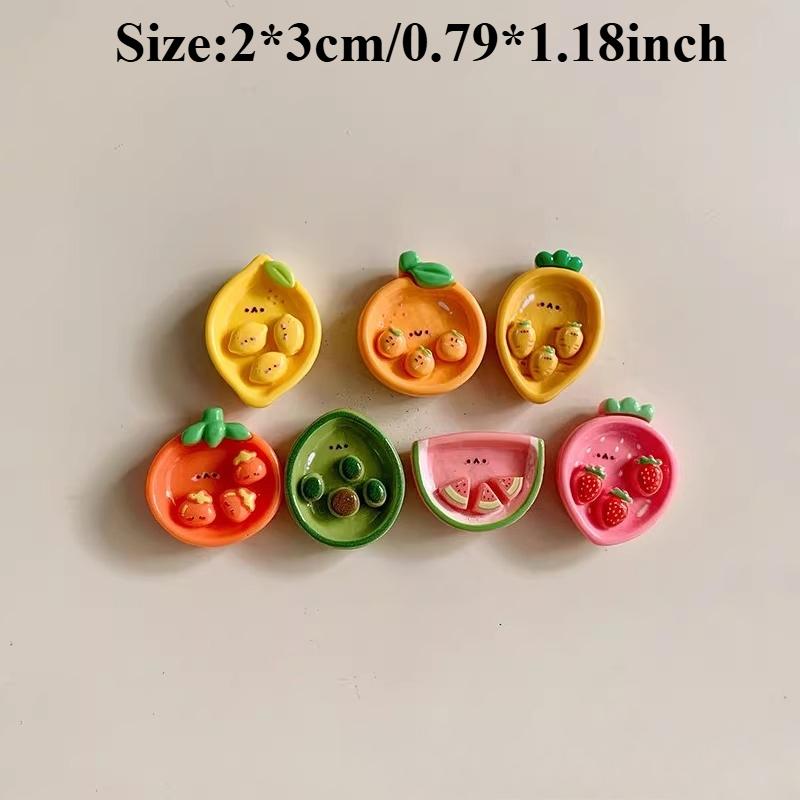 Set da 7 Pezzi Mini Piatto Frutta Cartone Animato Carino, Magnete per Frigorifero, Decorazione per Cucina e Ufficio