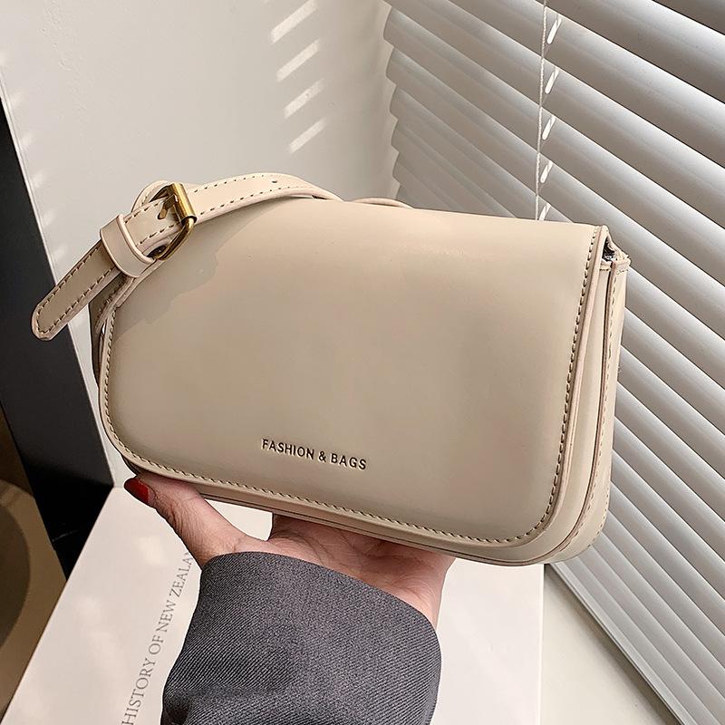 

New bag women s high-end autumn and winter retro versatile shoulder messenger bag small square bag білий