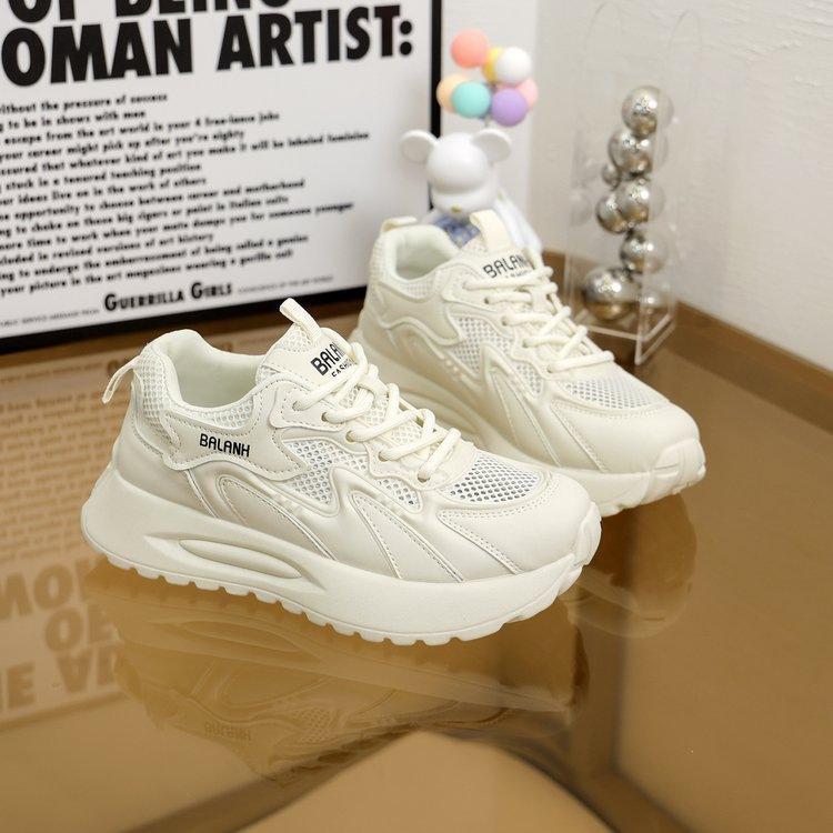 

Internet celebrities with the same white sneakers women 2025 summer new breathable soft sole running advanced dad shoes women tide 40