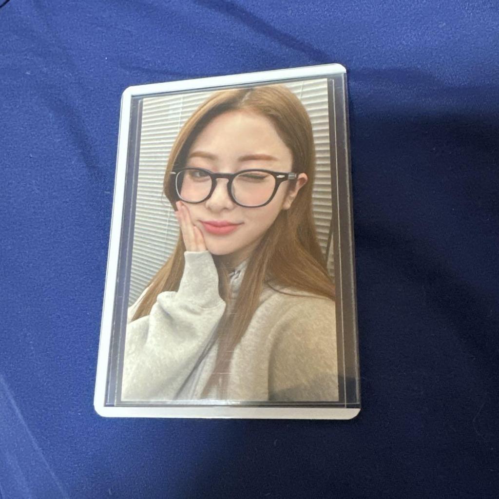 [USED] Lu Seraphim Yunjin ANTIFRAGILE Weveres Bonus Lucky Doll Trading Card