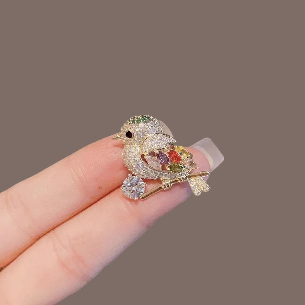 Elsterbrosche: Elegante und süße Vogel-Ansteckblume mit temperamentverbessernder Anti-Explosions-Nadel für Kleidungszubehör