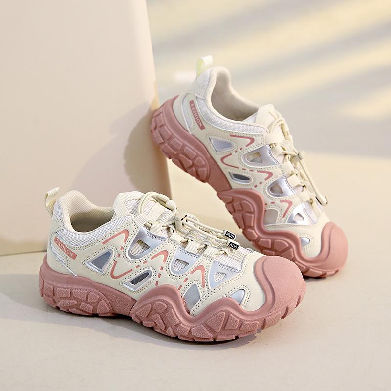 Beliebte Sommer-Outdoor-Wasserschuhe kleine weiße Schuhe Damen Mesh atmungsaktiv Studenten-Board-Schuhe hohle Freizeitschuhe LD