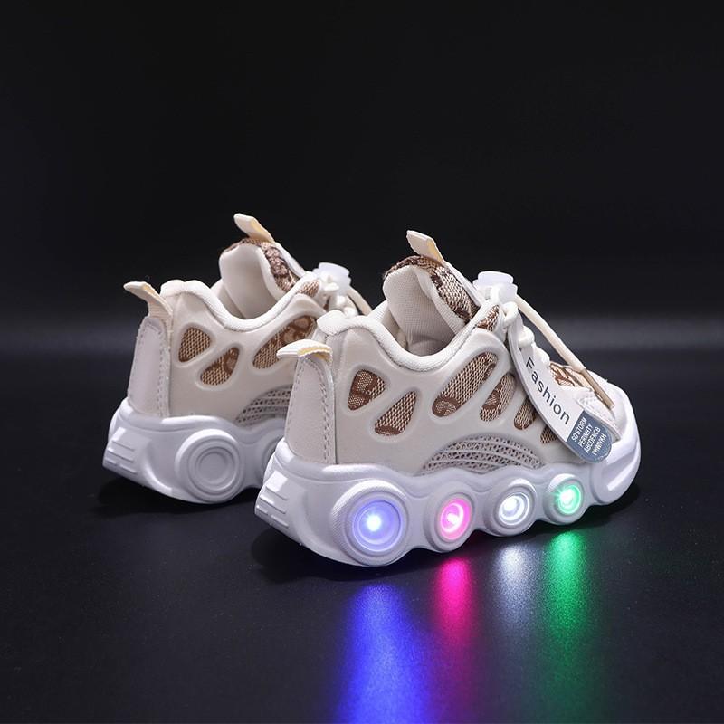 Fashion LED Light Shoes Children Mesh Breathable Casual Sneakers for Boys Girls Comfortable Kids Anti-Slip Luminous Shoes