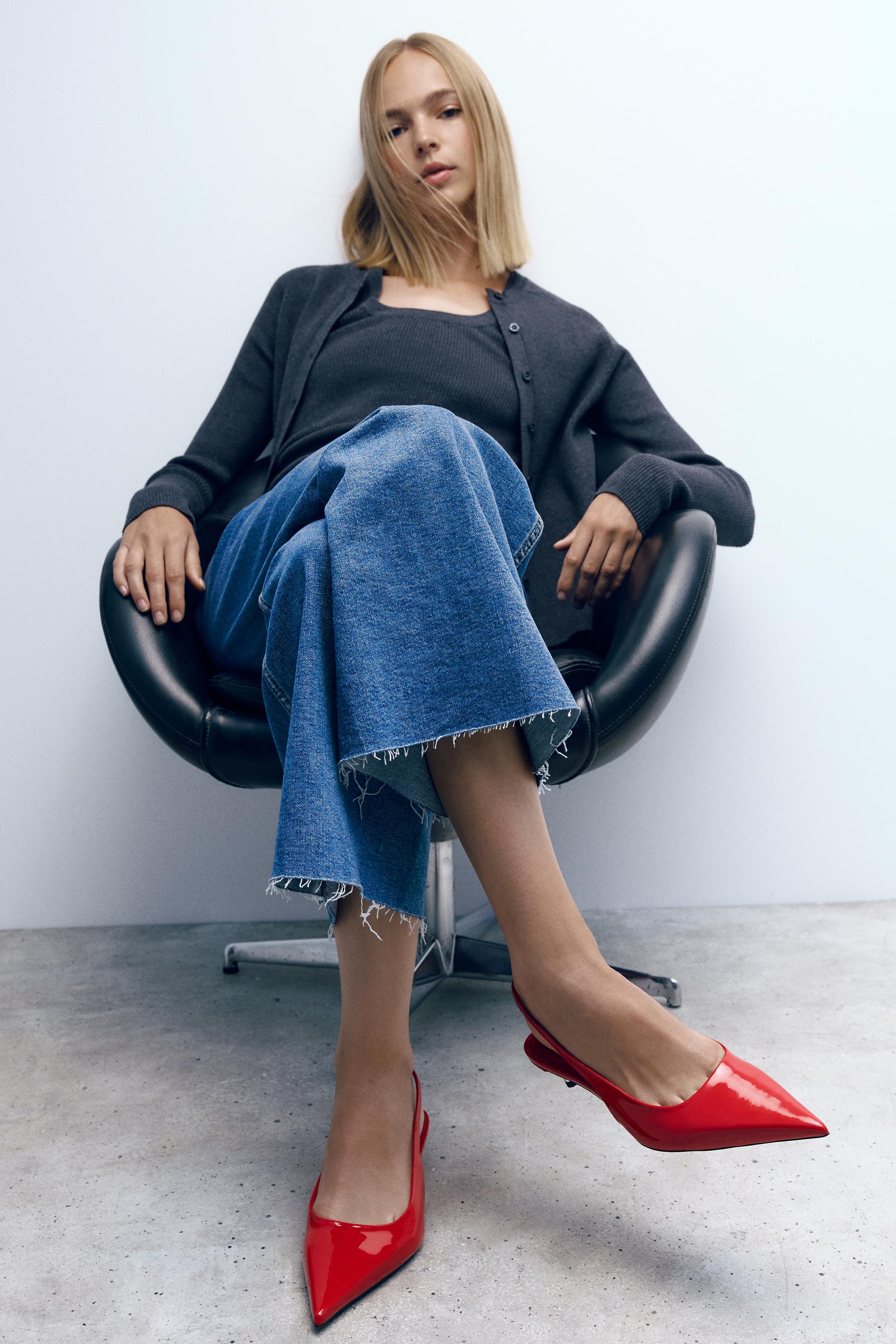 

ТУФЛИ НА КОТЕНКОМ КАБЛУКЕ