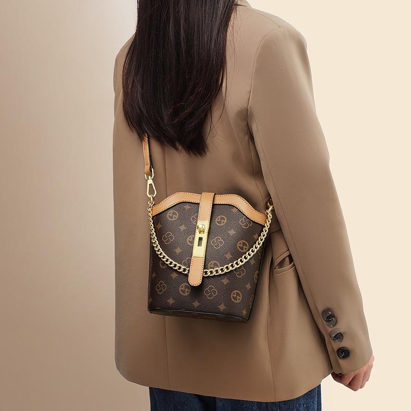 Bag women's new bucket bag autumn and winter messenger bag small bag high-end shoulder chain women's bag luggage