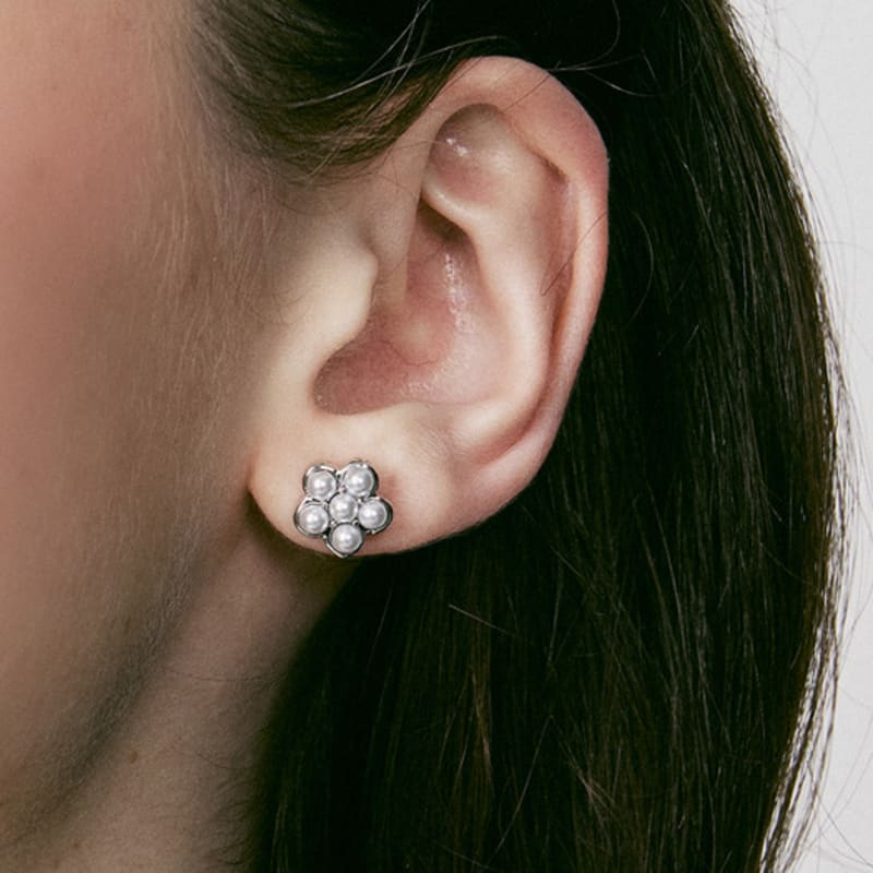 VINTAGE HOLLYWOOD Texture Pearl Flower Earrings_VH249OEA010M