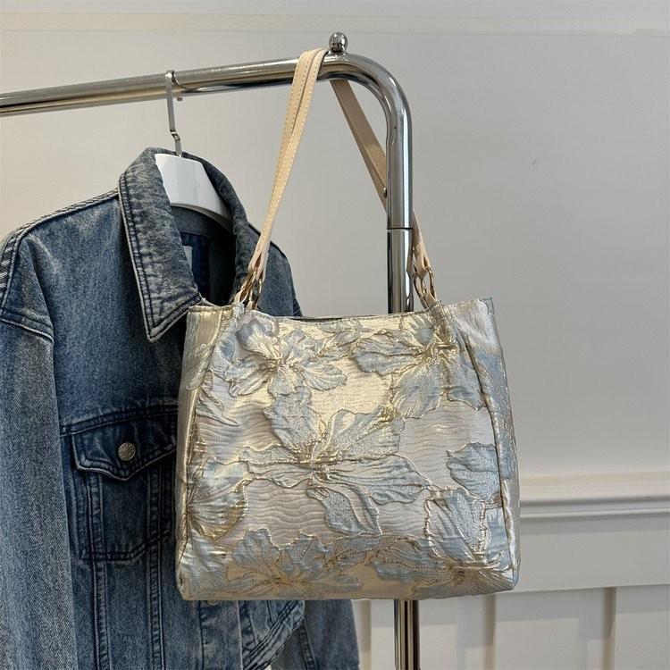 Elegant Large Soft Shoulder Bag With Bow Knot Detail For Casual Everyday Use