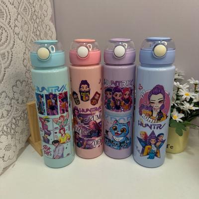 K-Pop Cute Cartoon Figure Water Bottle Summer Sports Large Capacity Plastic Bottle Portable for Hiking Office School Gifts 700ML