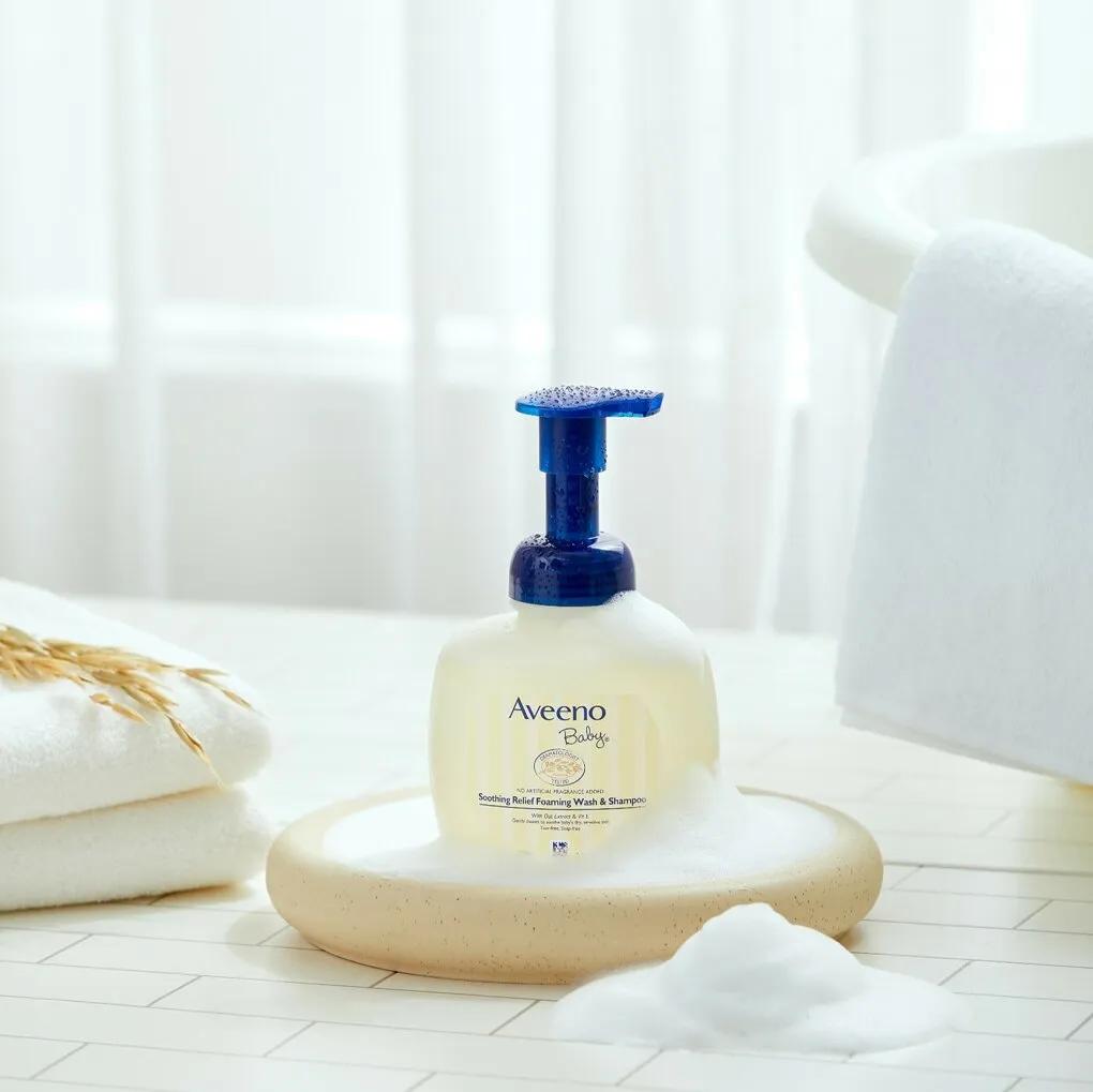 Aveeno Baby Soothing Relief Foaming Wash & Shampoo 400mL