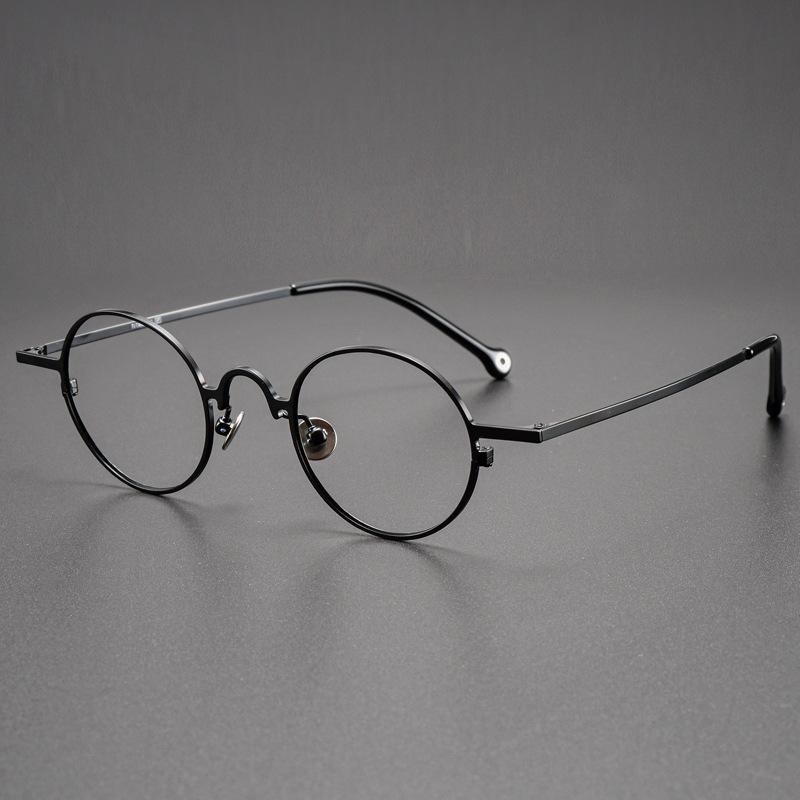 2022 Ultralight Retro Small Round Frame Pure Titanium Glasses Brand Design Photochromic Anti-Blue Light Reading Glasses For Men