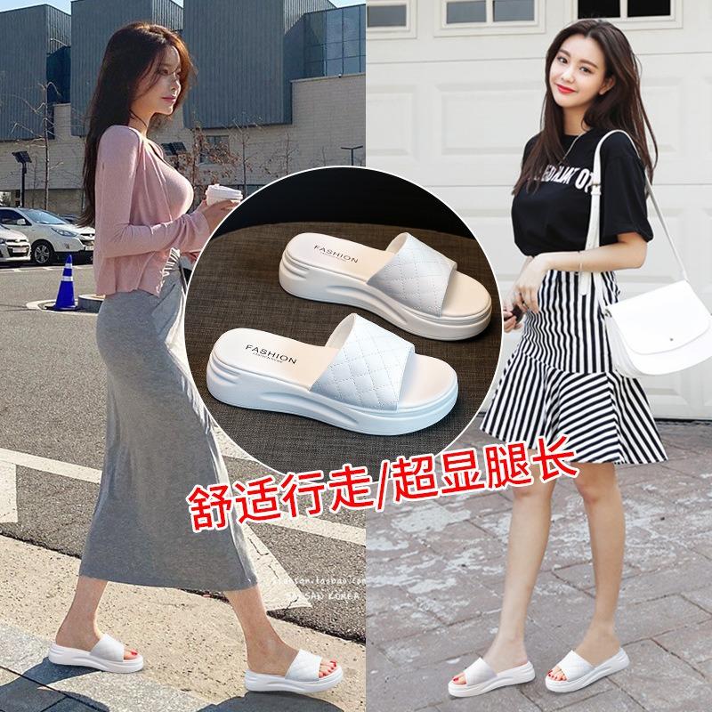 Summer new thick-soled slippers women's casual flat-bottomed versatile slippers women's outer wear with skirts cool slippers