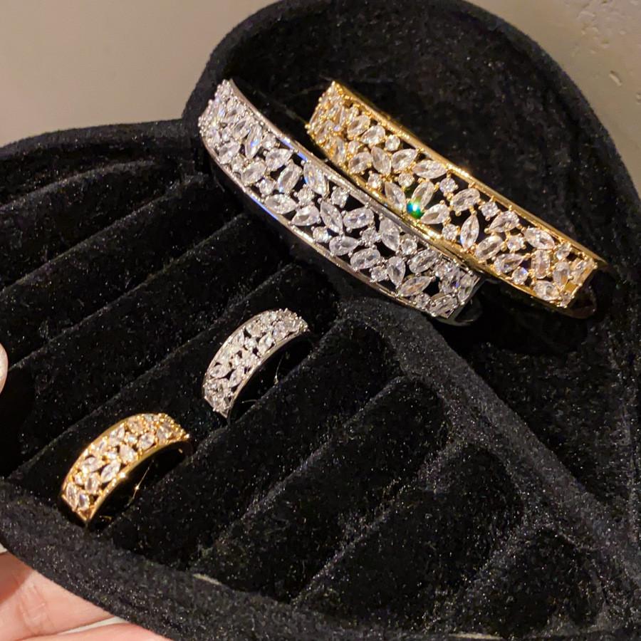 Elegante Bracciale Geometrico a Doppio Strato con Placcatura Oro e Argento per Accessori Donna