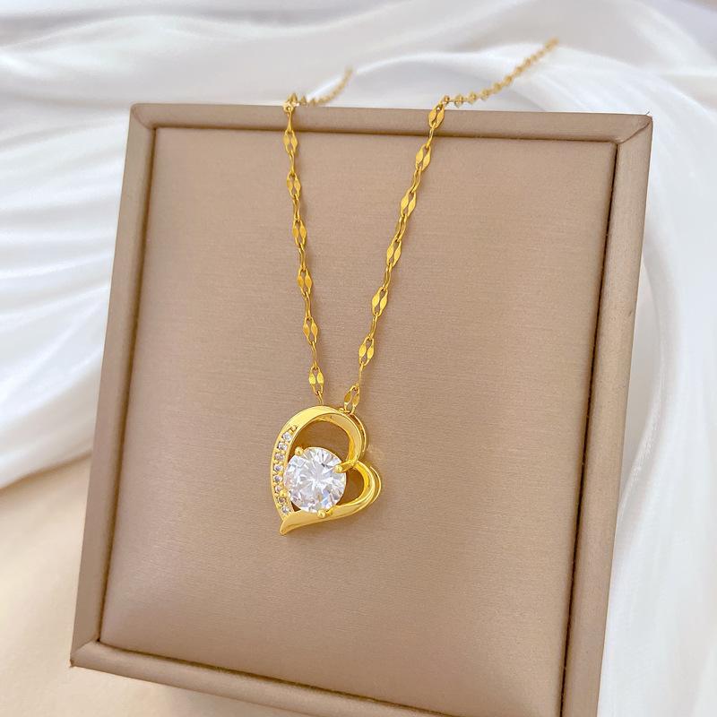 Love Eccentric Personality Light Luxury Temperament Gorgeous Full Diamond Necklace Female Versatile Collarbone Chain