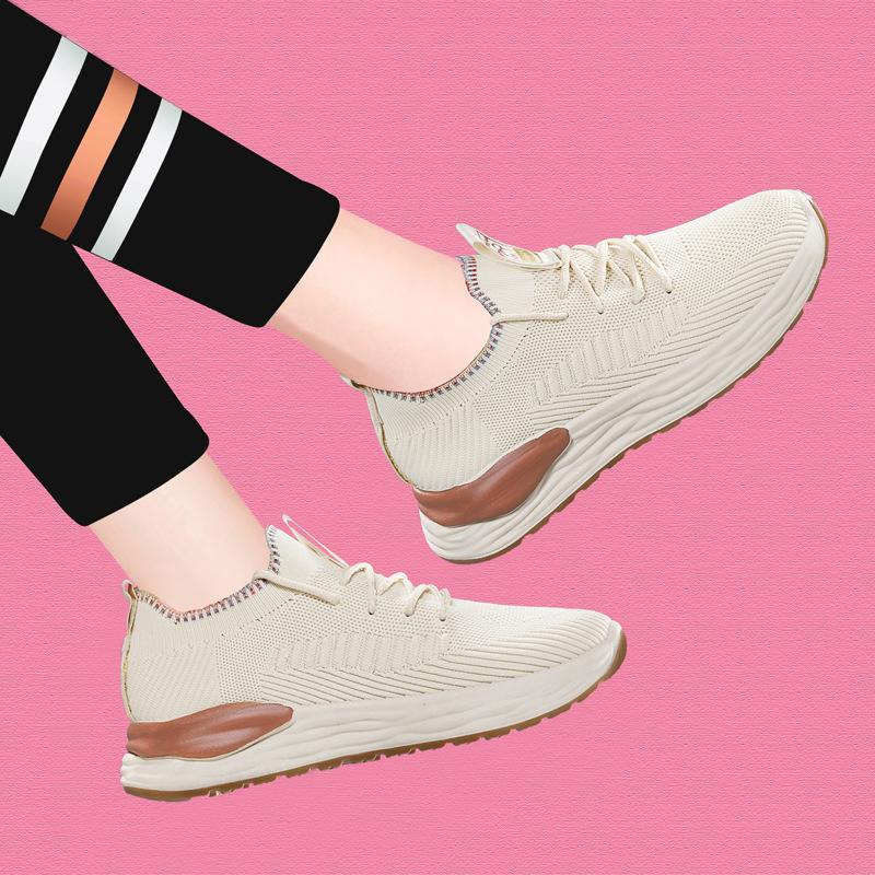 Large size women's shoes fly-woven mesh breathable and lightweight travel sports shoes comfortable thick-soled one-pedal mother walking shoes women