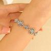 Vintage Armband med Rosblomma: Retroinspirerade, Eleganta Handsmycken