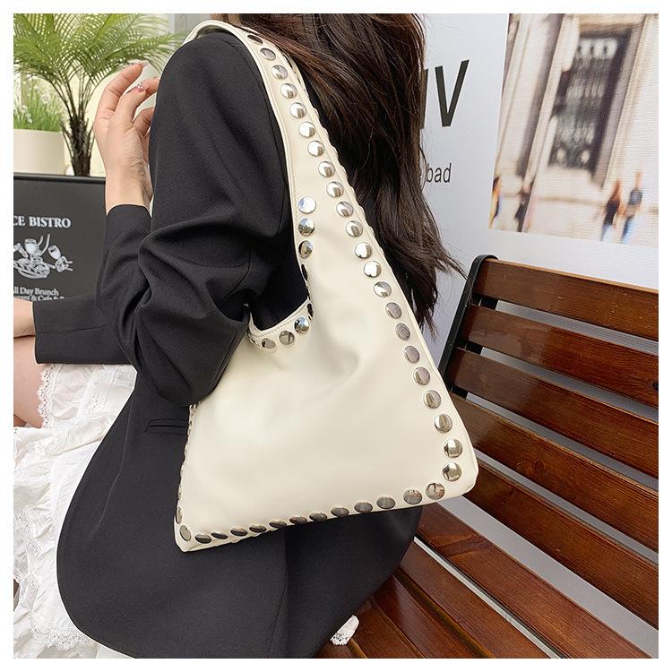 Retro Nieten Tragetasche Neue Mode Große Kapazität Kunstleder Schulter Handtasche Lässige Pendler Tasche CLE