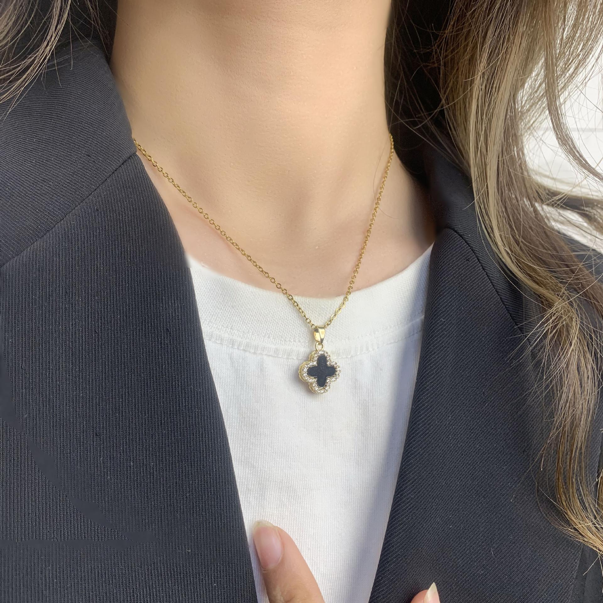 

Ожерелье не выцветает, Женское летнее двустороннее ожерелье с четырехлистным клевером, Женское ожерелье с высококлассным темпераментом, Легкая роскошная цепочка для ключицы