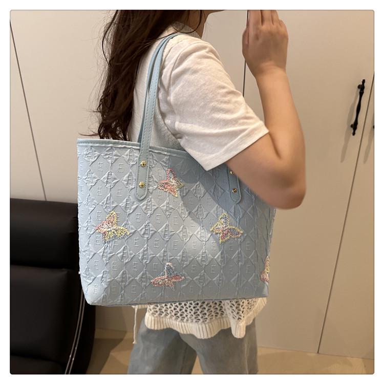 Stylish Casual Commute Shoulder Bag: Fashionable, Large-Capacity Tote for Students