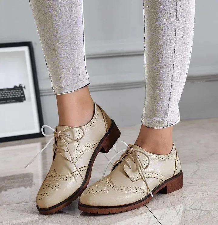 Britischer Stil Einzelschuh für Damen 2026 College-Stil geschnitzte grob gefütterte Lederschuhe mit Studentenriemen Oxford-Schuhe