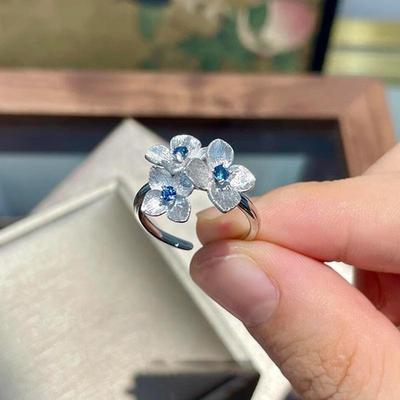 925 Sterling Silber Blauer Zirkon Blumenring: Damen Luxus Zeigefinger Accessoire im chinesischen Stil
