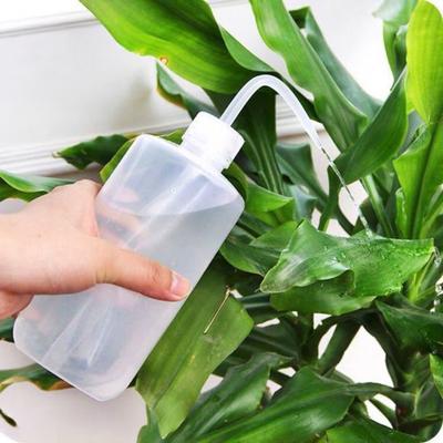 Mačkací láhev na zalévání Plastová láhev s měřítkem 250 ml 500 ml 1000 ml Mačkací láhev s úzkým hrdlem Malý nástroj na zalévání pro sukulenty Čištění
