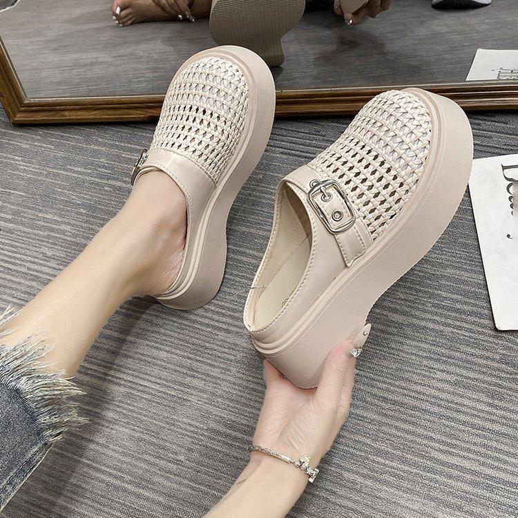 Luxus Gewebte Hausschuhe Damen Runde Zehenpartie Metallschnalle Hausschuhe Lässiger Stil Faul Draußen Tragen Damen Sandalen Hausschuhe Damen