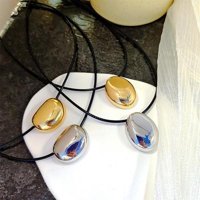 Minimalist European & American Women’s Necklace: Trendy Irregular Luxury Choker
