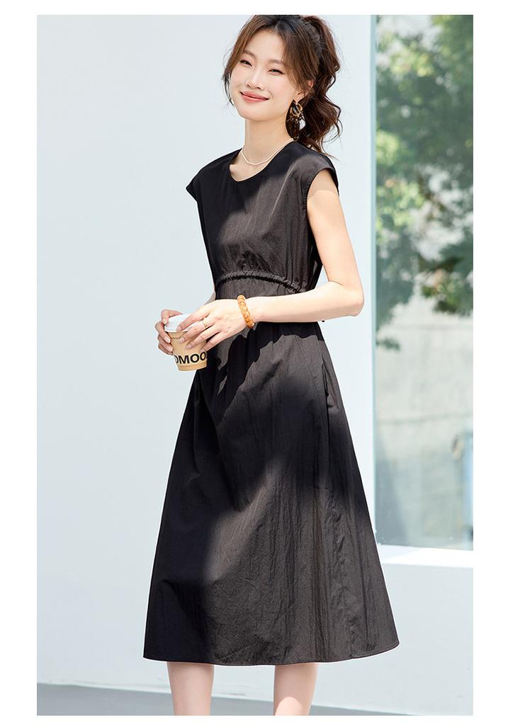 2026 Summer New Women's Waist Cinched Black Dress with Versatile Temperament, Slimming and High-end Women's Dress