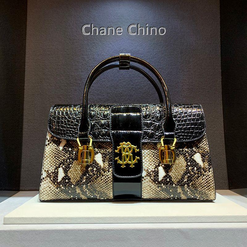 

Accessible Luxury Hong Kong Elegant Crocodile Pattern Middle-Aged Women s Shoulder Bag Rich woman bag