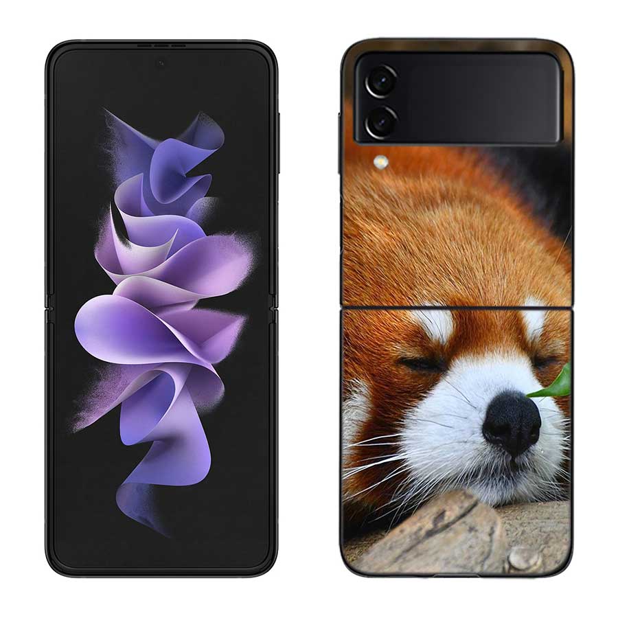 Popular Red Pandas Phone Case For Samsung Z Flip 7 6 5G Galaxy Z Flip 5 4 3 Black Hard Cell Cover Luxury PC Shell Coque