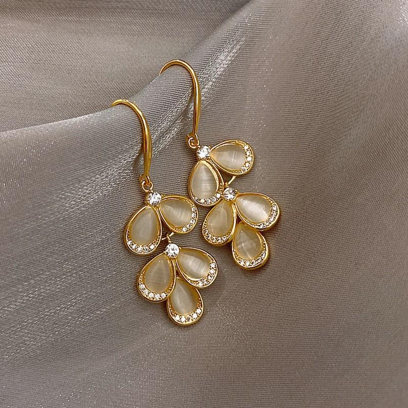 Korean Style Cubic Zirconia Geometric Cat's Eye Tassel Earrings - Luxurious & Exquisite Fashion Accessories