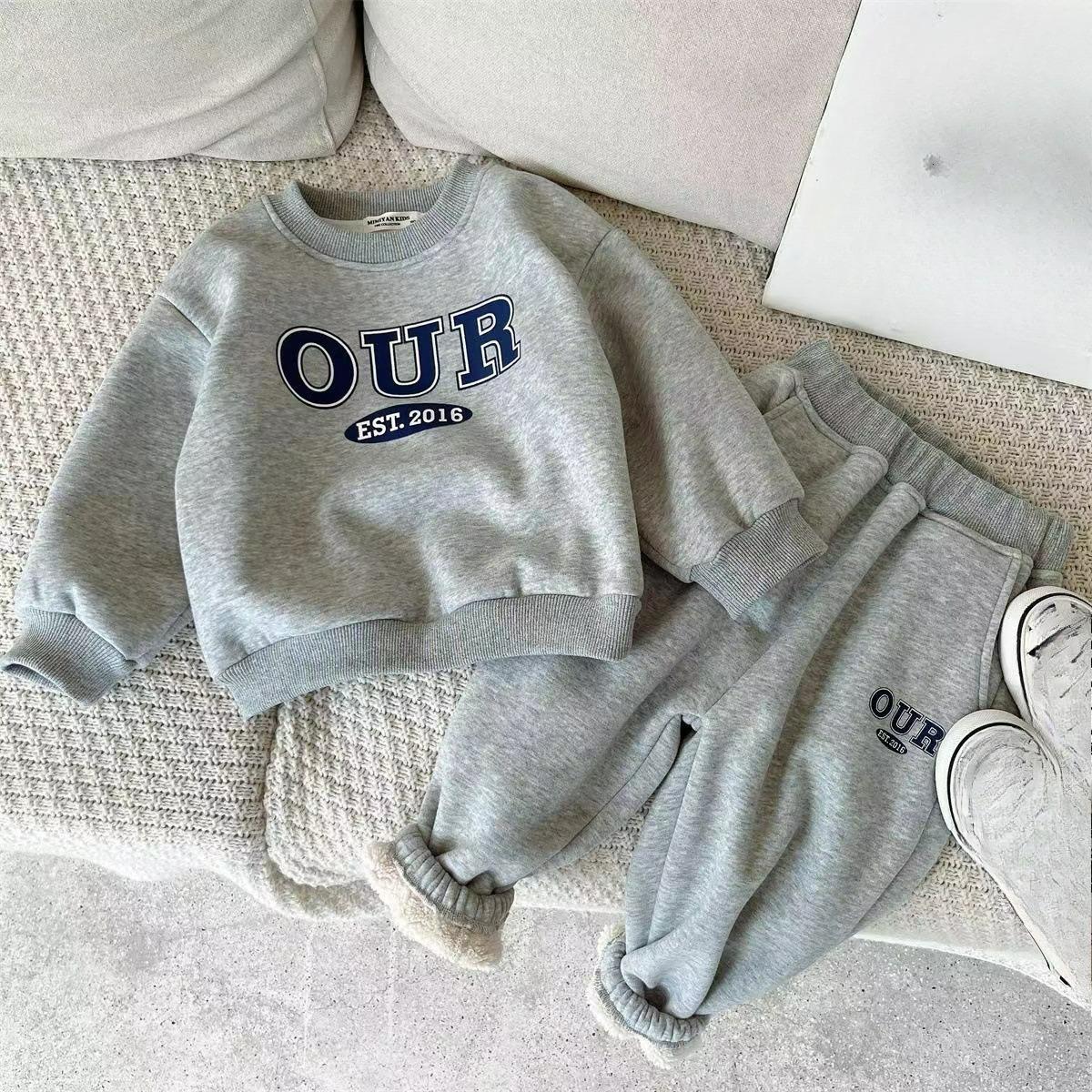 

Children s Round Neck Sweater Suit Casual Autumn and Winter Children s Suit Long-sleeved Letter Thick Sweater Suit Trend 90 сірий