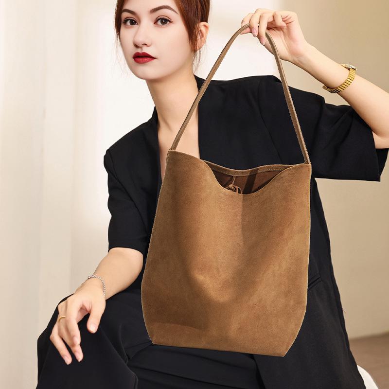 Guangzhou Women's High-End Frosted Leather Bucket Bag - Versatile, Solid Color, Large Capacity Handbag for Commutes