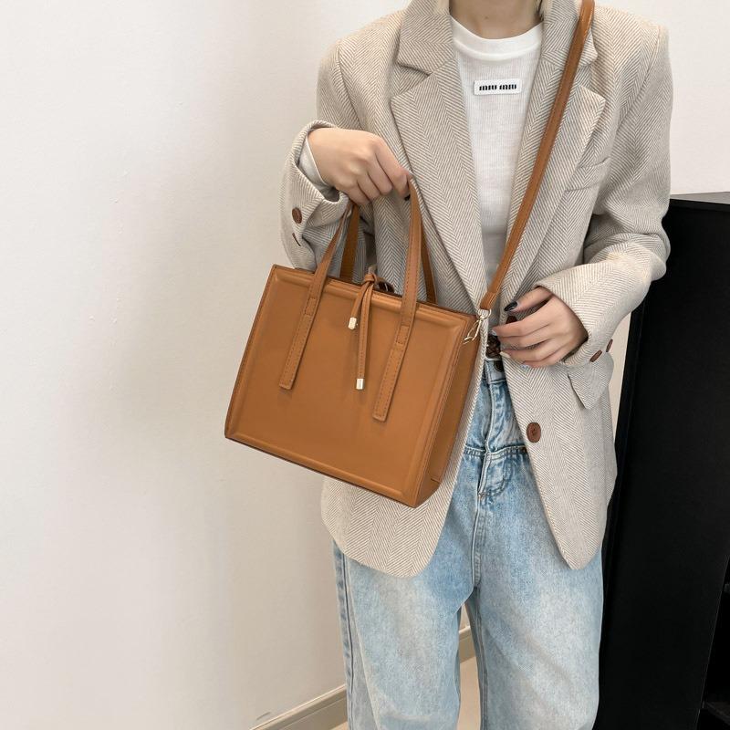 Summer Trend Fashion Simple Versatile Shoulder Bag Casual Commuter Messenger Bag Women's Small Square Bag