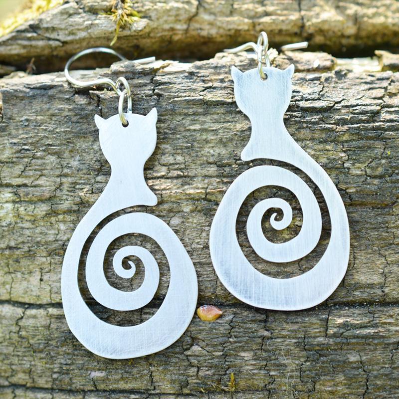 

Винтажные серьги-подвески с символом полой спирали и кошкой для женщин, готические простые серьги с животным, свадебный подарок на день рождения, эффектные украшения