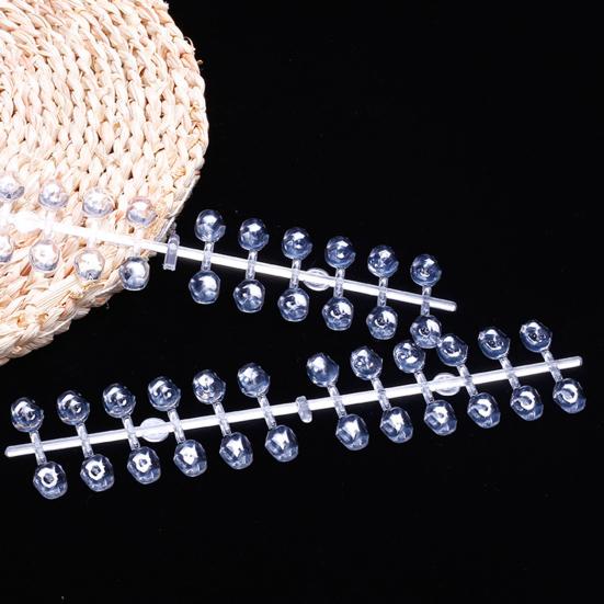 Umweltfreundliche Nagelfarbkarten. Einfach zu verwendendes farbiges Nail-Art-Werkzeug