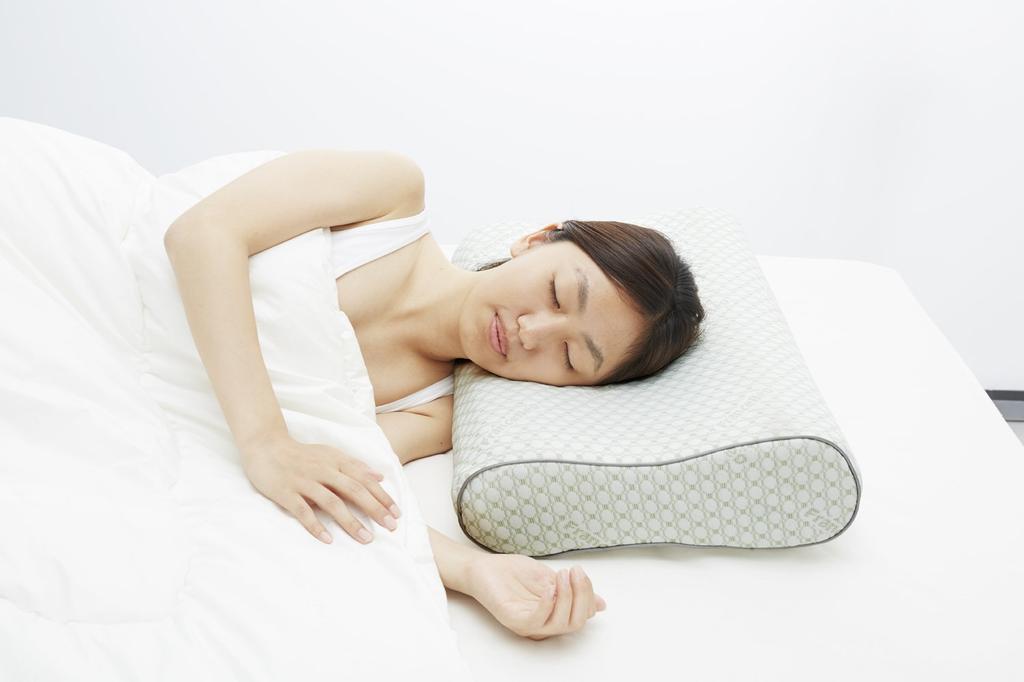 France Bed Refresh Pillow Soft Support, a Hotels Select Pillow with a Soft, Double-sided Memory Foam Pillow Featuring a Deodorizing Kuraray Shine Up