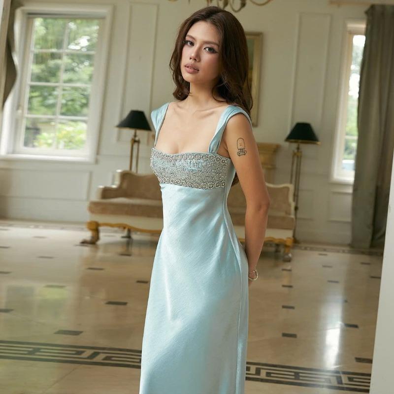 Herbst und Winter Neue Damenbekleidung Temperament Elegant Träger-Tube-Top Rückenfrei Heißer Diamant-Taille Langes Kleid Damen